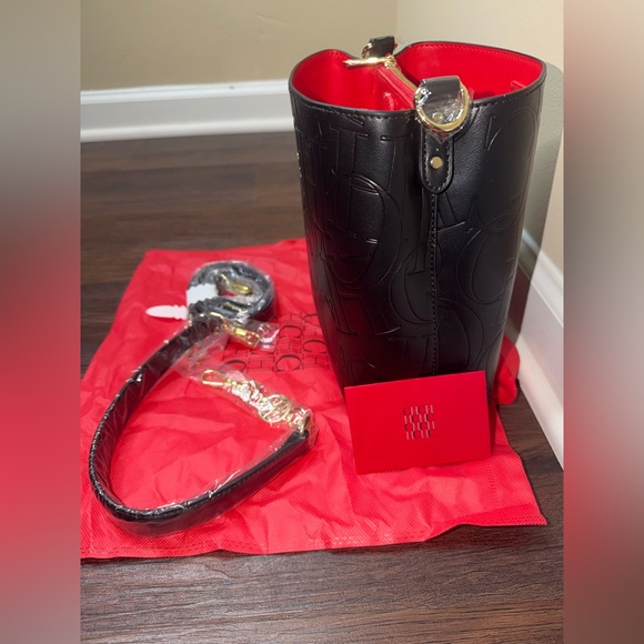 Luxury Carolina Herrera Women’s Handbag - Picture 12 of 12